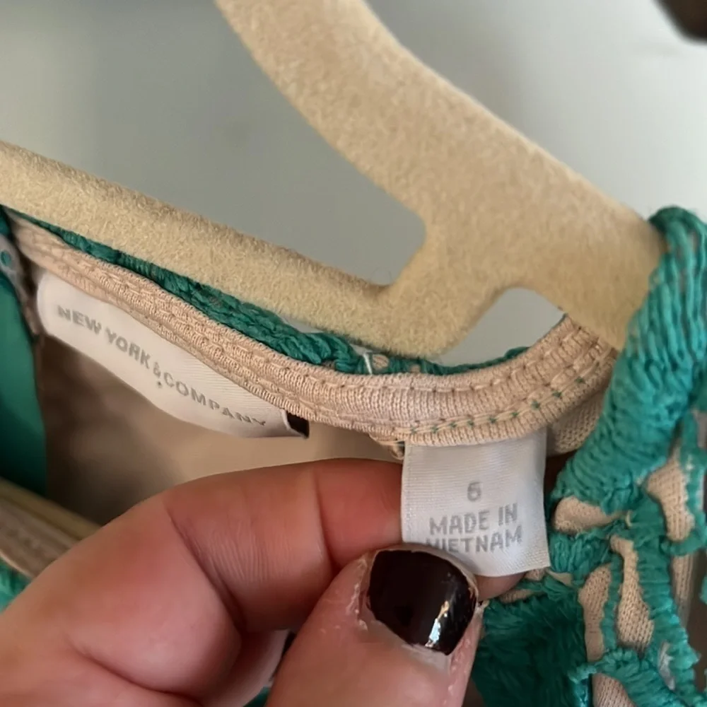 NEW YORK & COMPANY Aqua Green/Cream Lace Detail Sleeveless Sheath Dress, 6,GUC. - Picture 3 of 7
